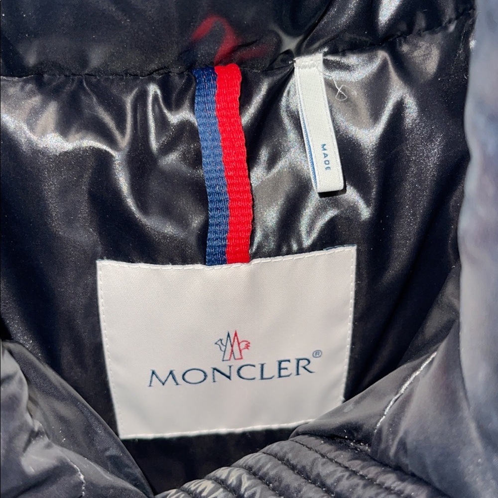 Moncler jacket authentic - Picture 3 of 4